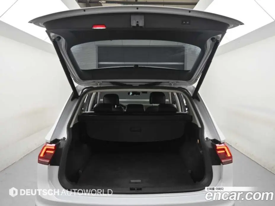 Volkswagen Tiguan 2018 2.0 АКПП, фото 19