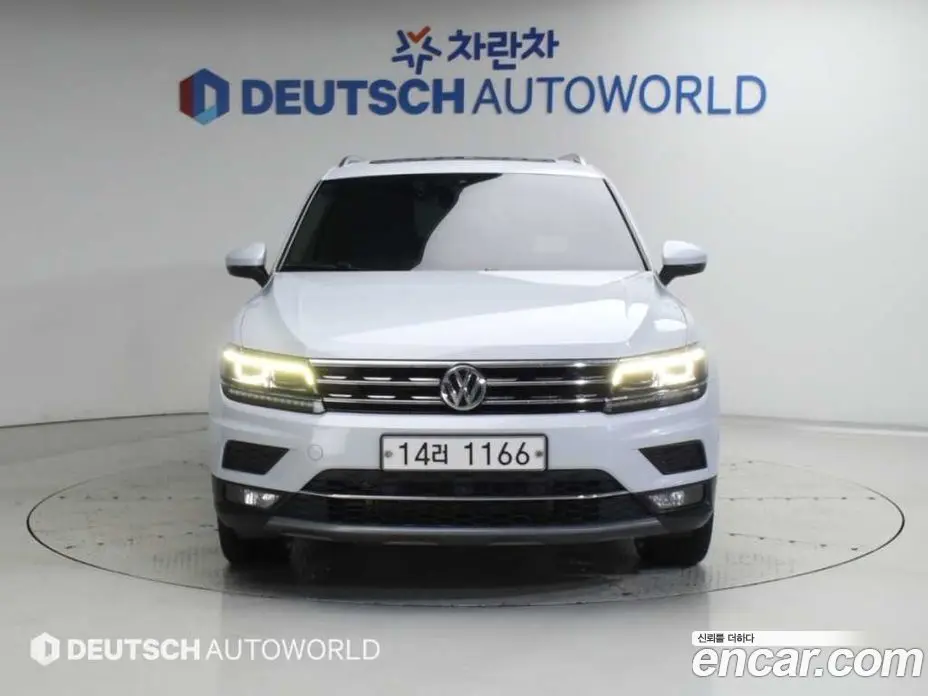 Volkswagen Tiguan 2018 2.0 АКПП, фото 3