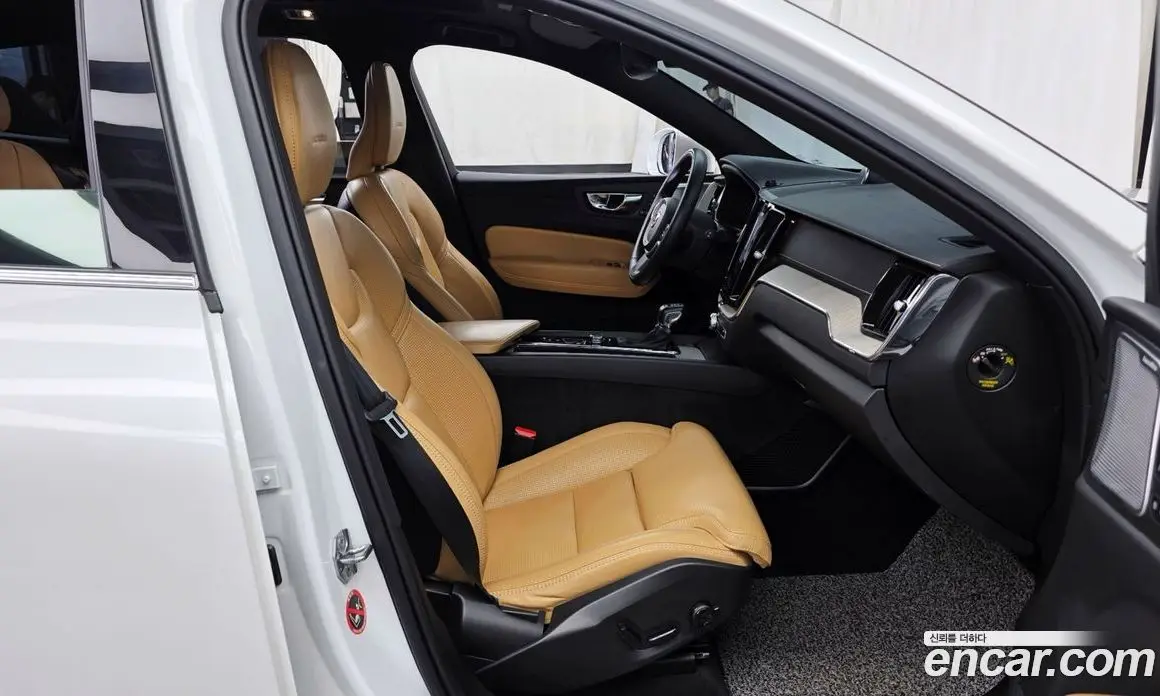 Volvo XC60 2020 2.0 АКПП, фото 17