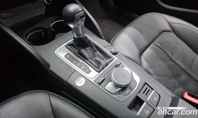 Audi A3 2018 2.0 АКПП, миниатюра 12