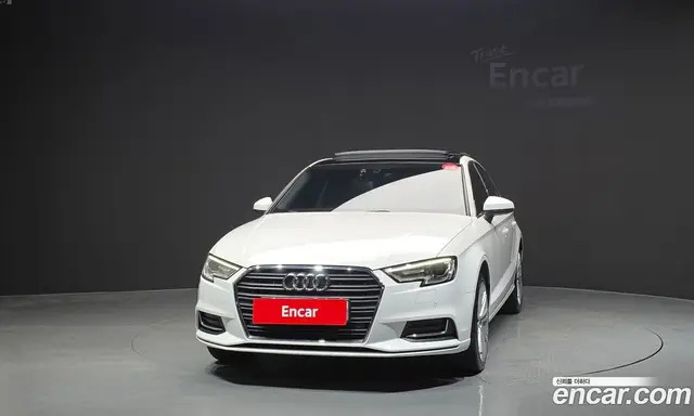 Audi A3 2018 2.0 АКПП, миниатюра 3
