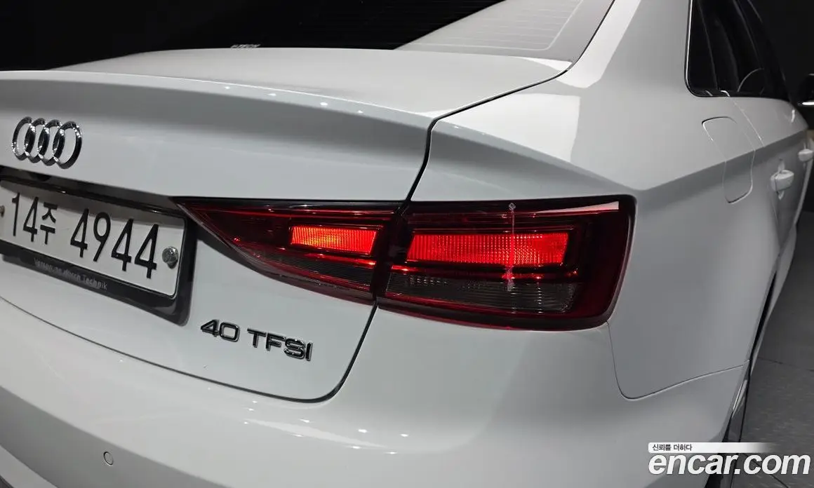 Audi A3 2018 2.0 АКПП, фото 9