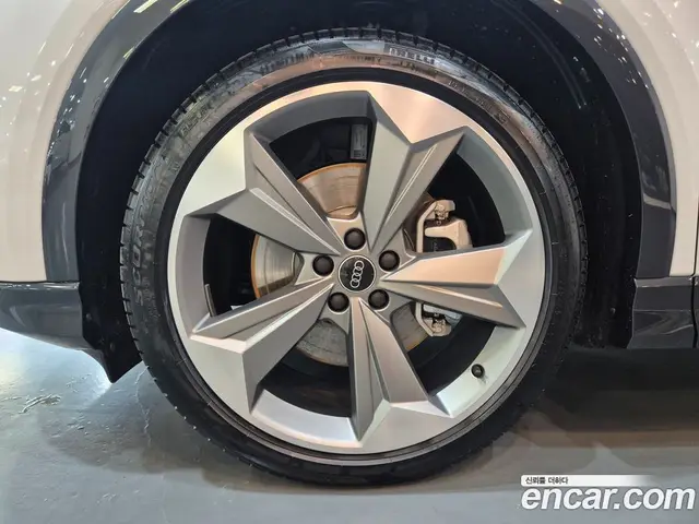 Audi Q4 e-tron 2026 0.2 АКПП, миниатюра 5