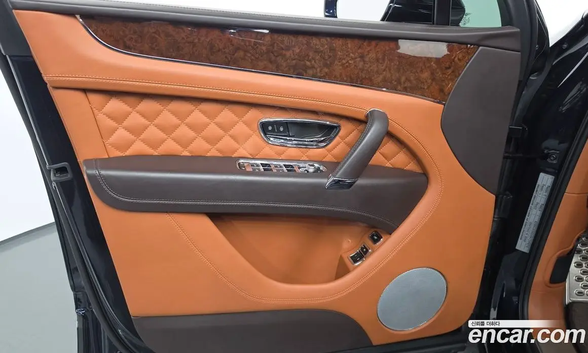 Bentley Bentayga 2017 6.0 АКПП, фото 14