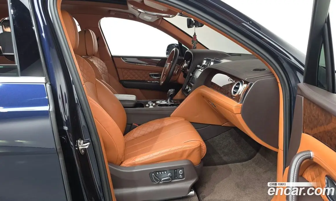 Bentley Bentayga 2017 6.0 АКПП, фото 16