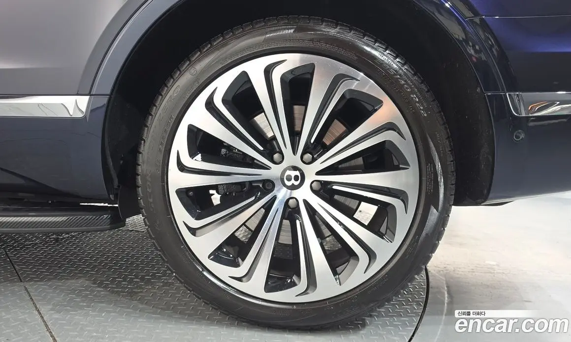 Bentley Bentayga 2017 6.0 АКПП, фото 7