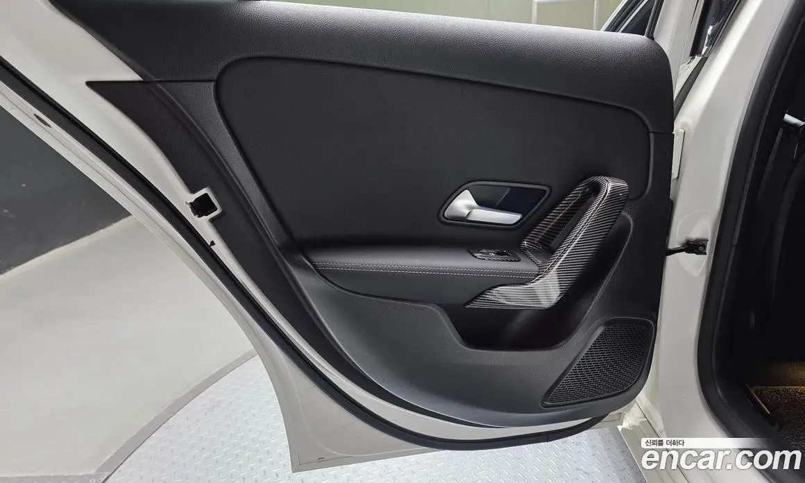 Mercedes-Benz A-Class 2021 2.0 АКПП, фото 15