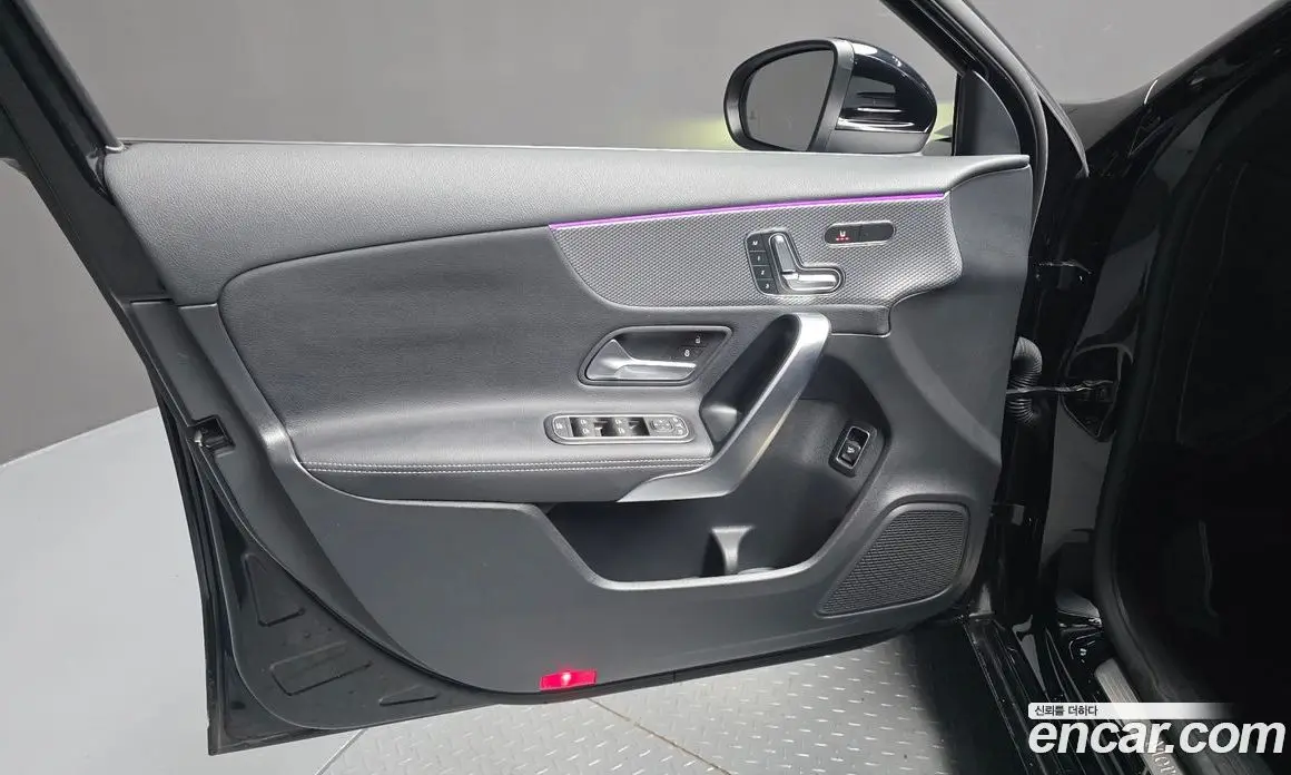 Mercedes-Benz A-Class 2023 2.0 АКПП, фото 14
