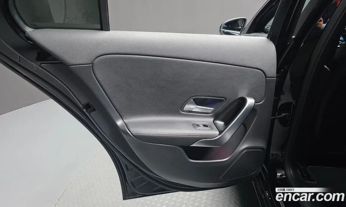 Mercedes-Benz A-Class 2023 2.0 АКПП, фото 15