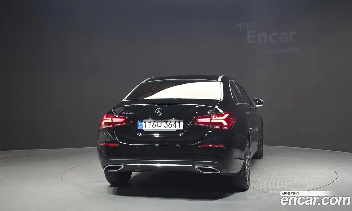 Mercedes-Benz A-Class 2023 2.0 АКПП, фото 4