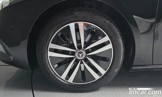 Mercedes-Benz A-Class 2023 2.0 АКПП, миниатюра 5