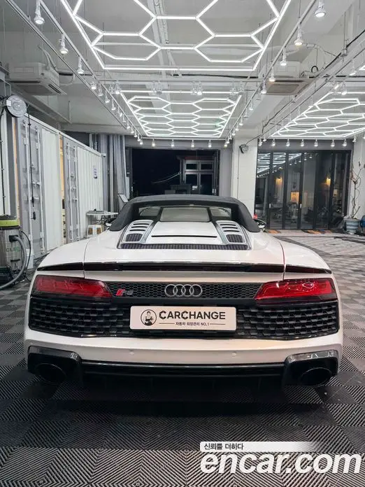 Audi R8 2017 5.2 АКПП, миниатюра 7