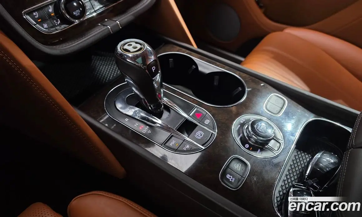 Bentley Bentayga 2019 4.0 АКПП, фото 12