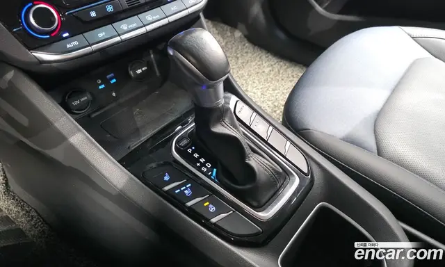 Hyundai Ioniq 2017 1.6 АКПП, миниатюра 12