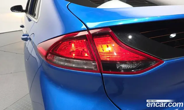 Hyundai Ioniq 2017 1.6 АКПП, миниатюра 9