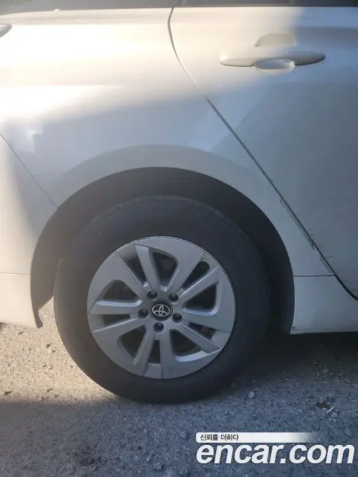 Toyota Prius 2016 1.8 АКПП, фото 5
