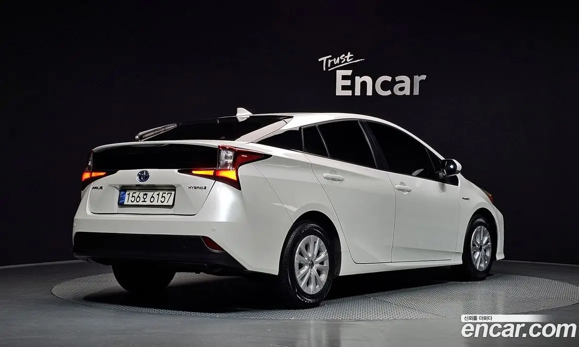 Toyota Prius 2021 1.8 АКПП, фото 2 Toyota Prius 2021 1.8 АКПП, фото 2
