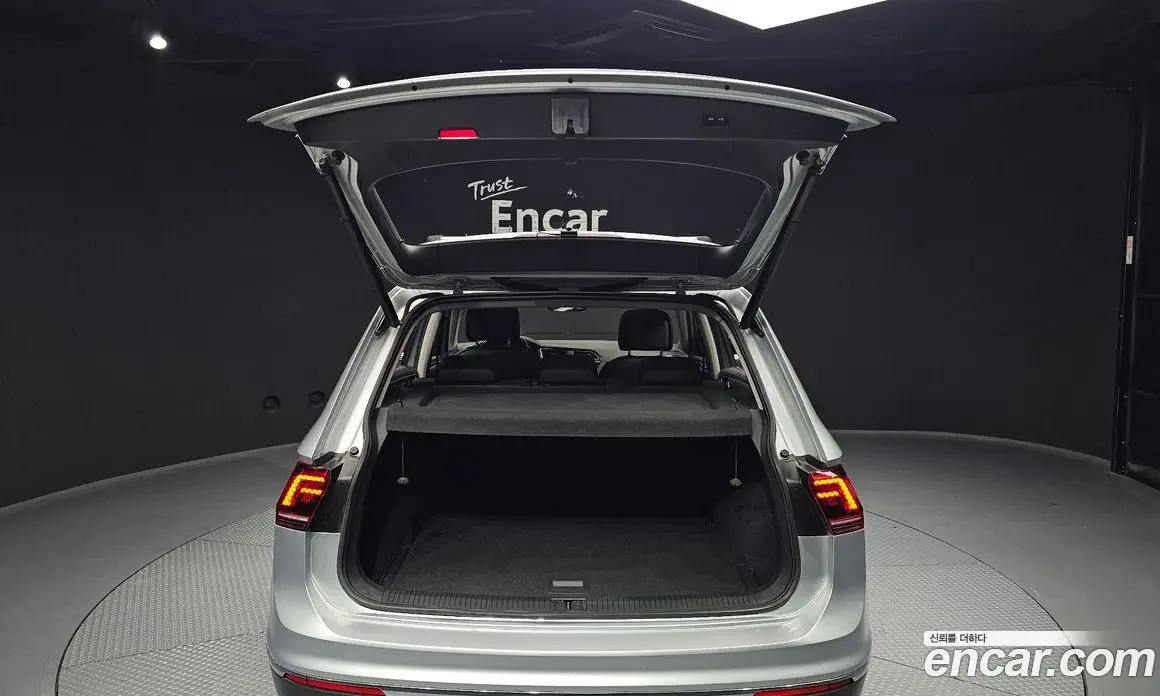 Volkswagen Tiguan 2018 2.0 АКПП, фото 20