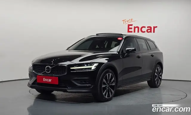 Volvo V60, 2025, 12 822 км