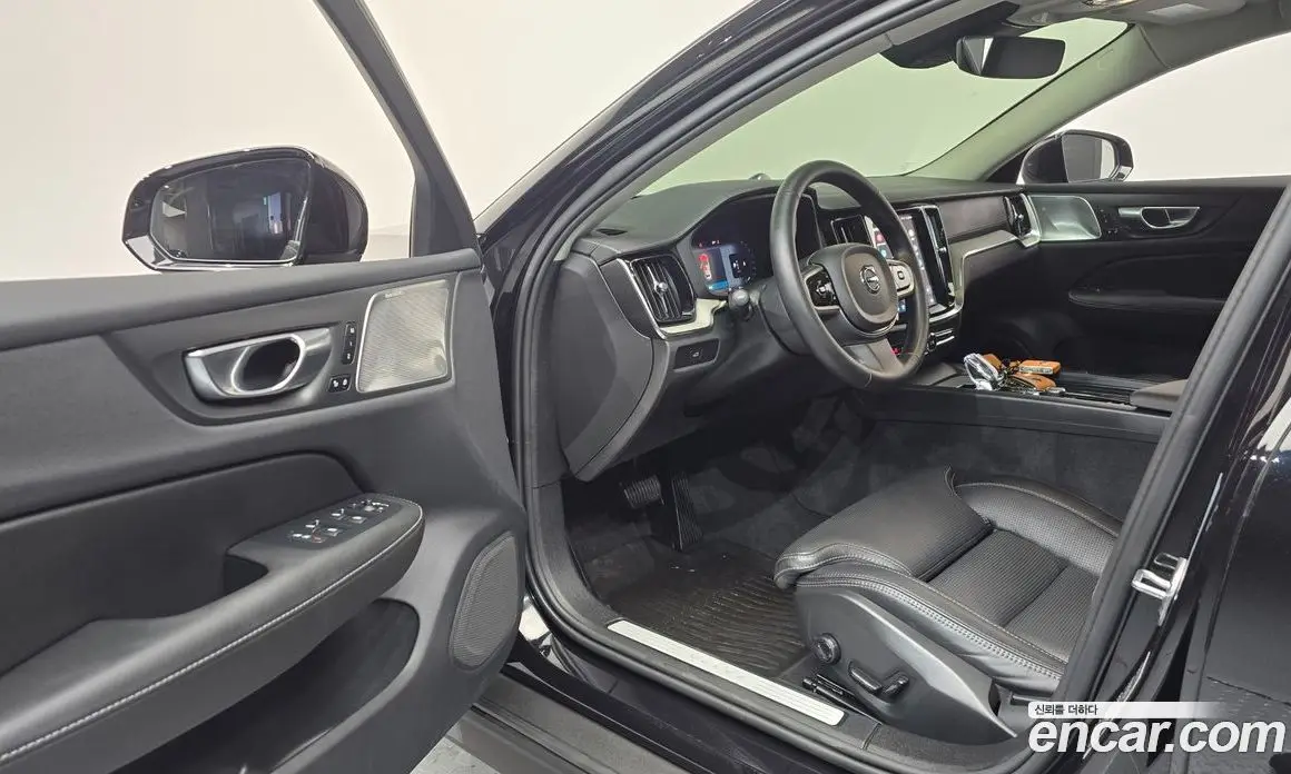 Volvo V60 2025 2.0 АКПП, фото 13
