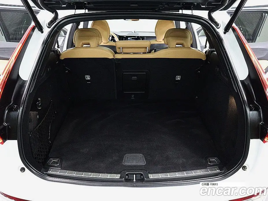 Volvo XC60 2021 2.0 АКПП, фото 19