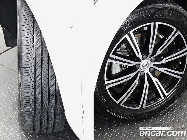 Volvo XC60 2021 2.0 АКПП, миниатюра 5