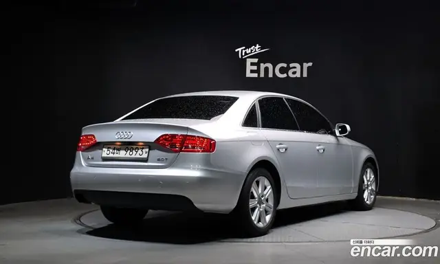 Audi A4 2010 2.0 АКПП, миниатюра 2