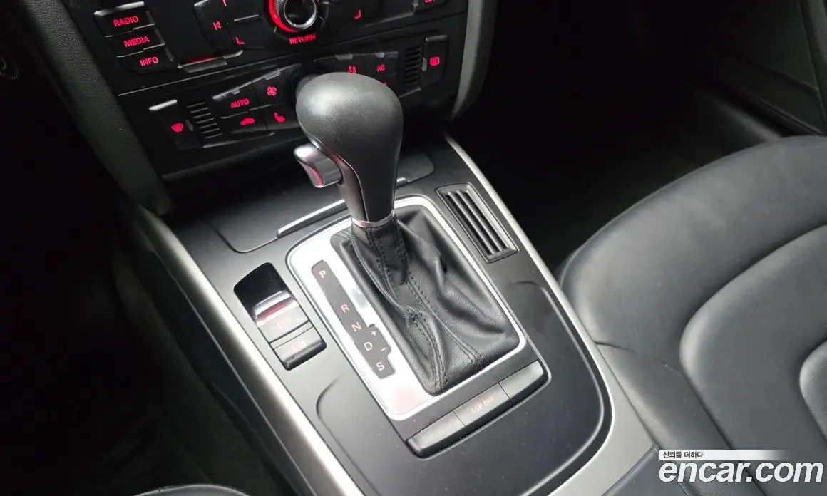 Audi A4 2010 2.0 АКПП, фото 9