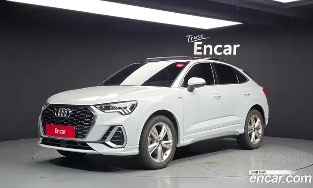 Audi Q3, 2023, 102 940 км
