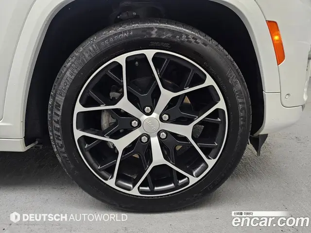 Jeep Cherokee 2023 2.0 АКПП, миниатюра 5