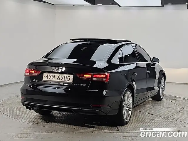 Audi A3 2018 2.0 АКПП, миниатюра 4