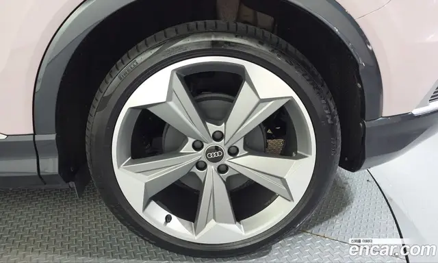 Audi Q4 e-tron 2025 0.2 АКПП, миниатюра 7
