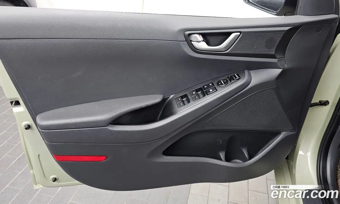 Hyundai Ioniq 2016 1.6 АКПП, фото 14