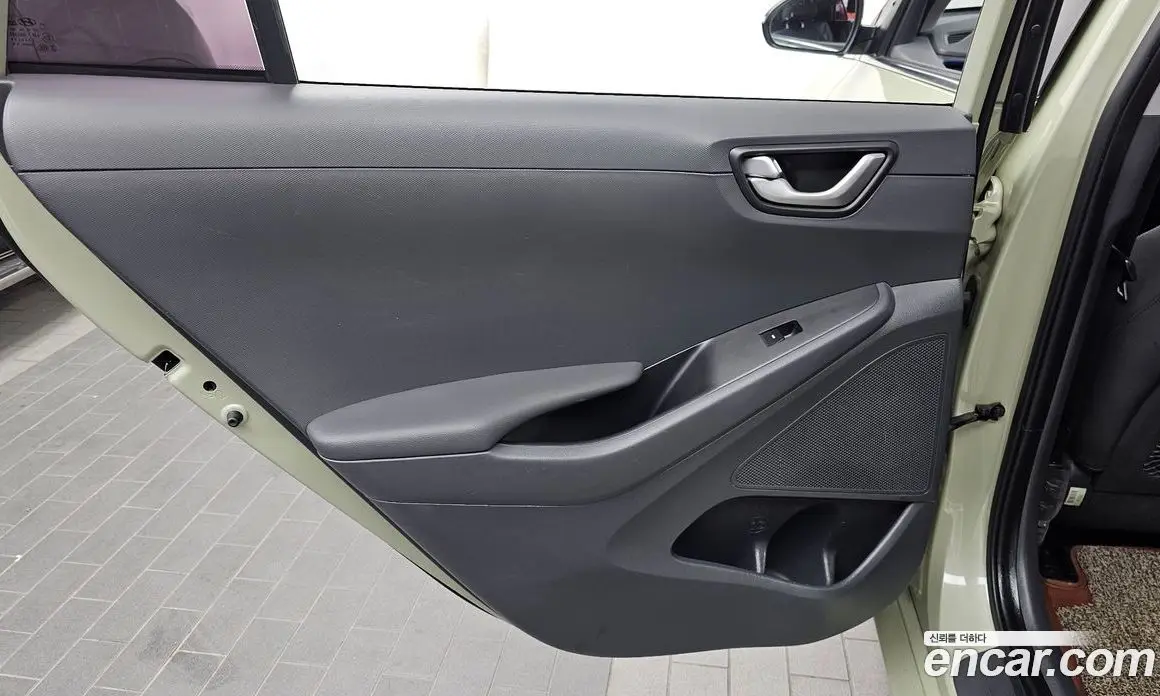 Hyundai Ioniq 2016 1.6 АКПП, фото 15