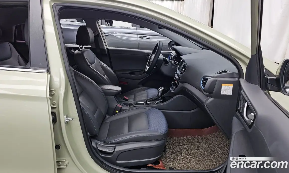 Hyundai Ioniq 2016 1.6 АКПП, фото 17