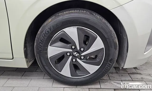 Hyundai Ioniq 2016 1.6 АКПП, миниатюра 7