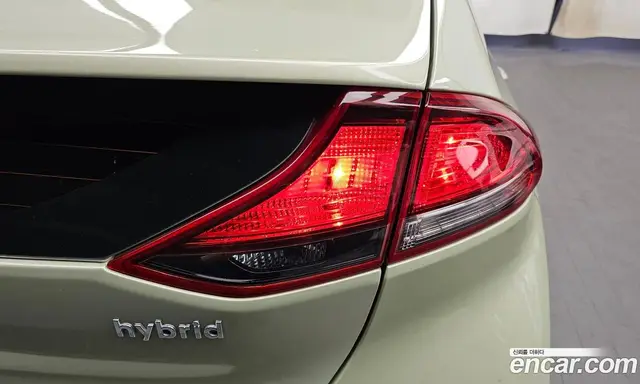 Hyundai Ioniq 2016 1.6 АКПП, миниатюра 9