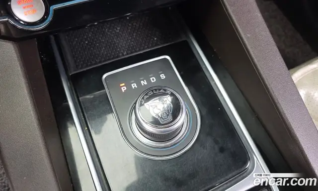 Jaguar F-Pace 2018 2.0 АКПП, миниатюра 9 Jaguar F-Pace 2018 2.0 АКПП, миниатюра 9
