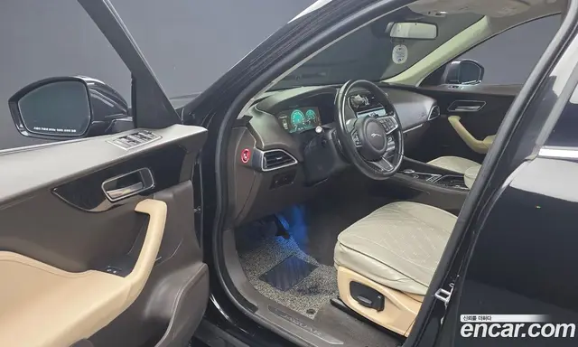 Jaguar F-Pace 2018 2.0 АКПП, миниатюра 10 Jaguar F-Pace 2018 2.0 АКПП, миниатюра 10