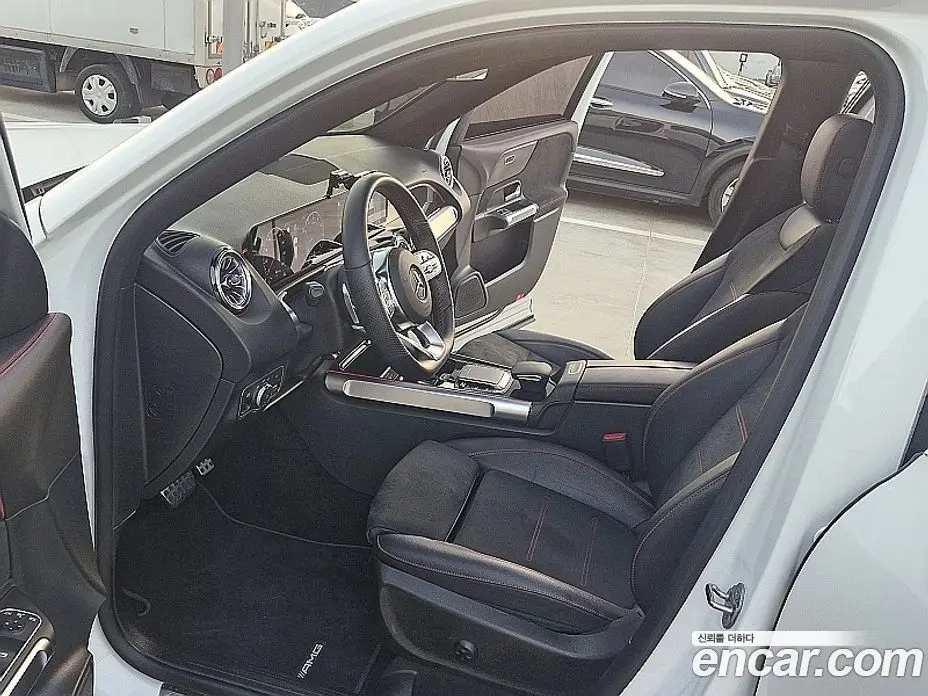 Mercedes-Benz GLB-Class 2022 2.0 АКПП, фото 16