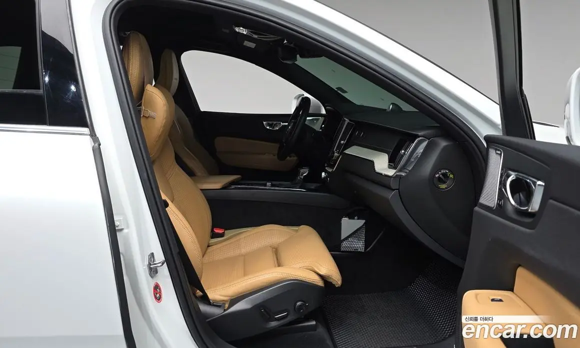 Volvo XC60 2020 2.0 АКПП, фото 15 Volvo XC60 2020 2.0 АКПП, фото 15