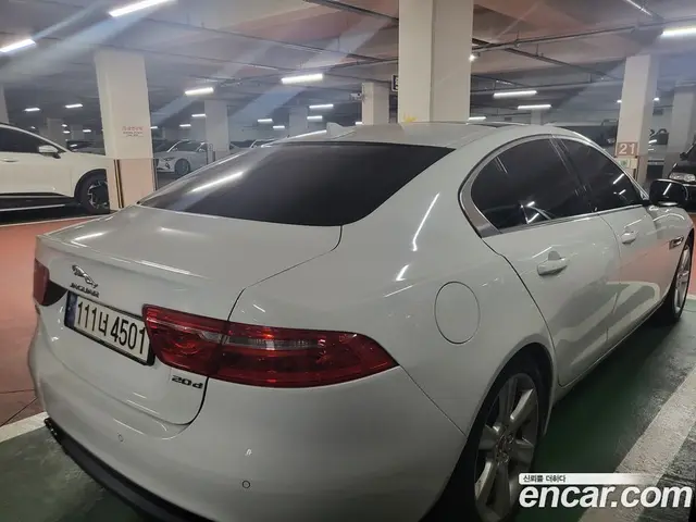 Jaguar XE 2016 2.0 АКПП, миниатюра 2