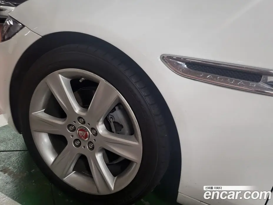 Jaguar XE 2016 2.0 АКПП, фото 3