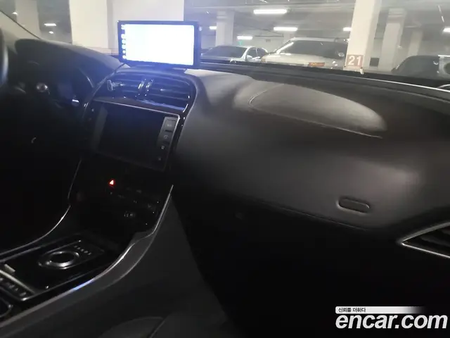 Jaguar XE 2016 2.0 АКПП, миниатюра 7