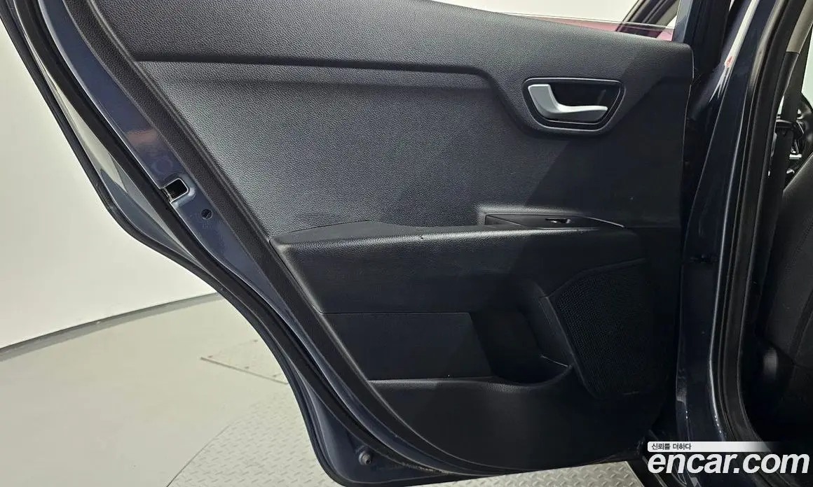 Kia Stonic 2017 1.6 АКПП, фото 15