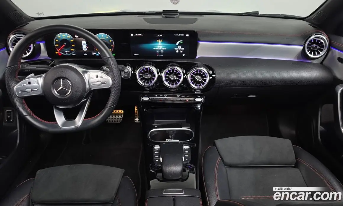Mercedes-Benz CLA-Class 2023 2.0 АКПП, фото 10