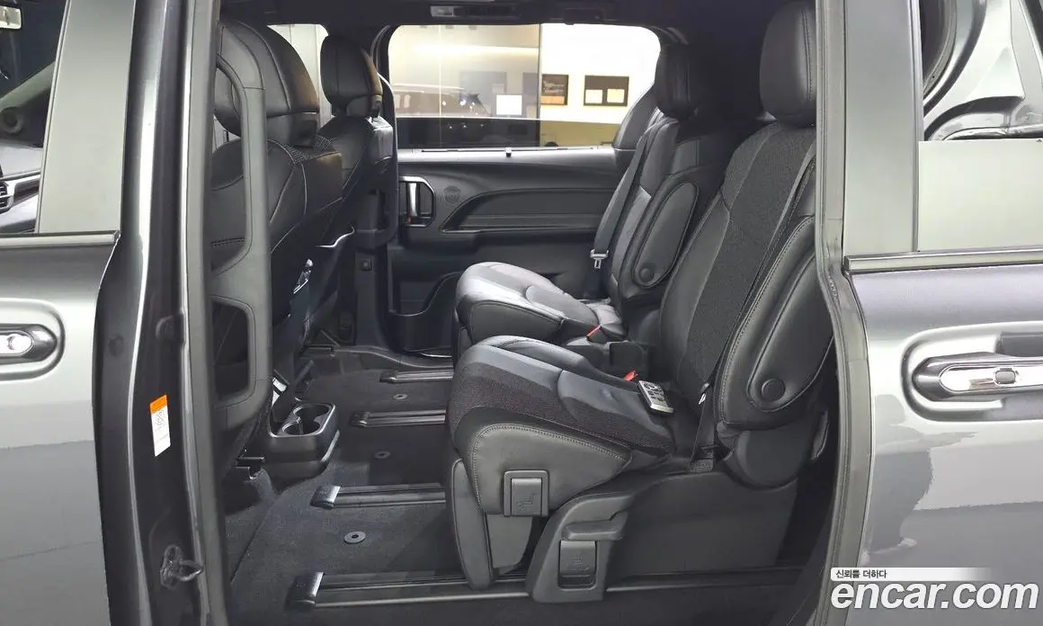 Toyota Sienna 2025 2.5 АКПП, фото 16