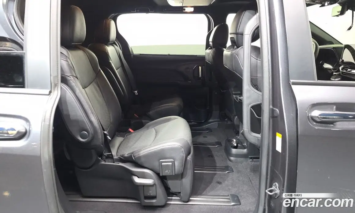 Toyota Sienna 2025 2.5 АКПП, фото 18