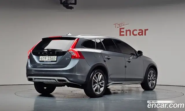 Volvo V60, 2017, 131 573 км