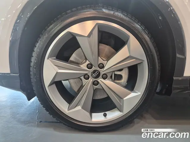 Audi Q4 e-tron 2026 0.2 АКПП, миниатюра 5